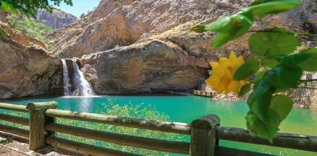 Torosların artık gizli olmayan cenneti: Konya'daki şelaleyi bir de kışın görün 13